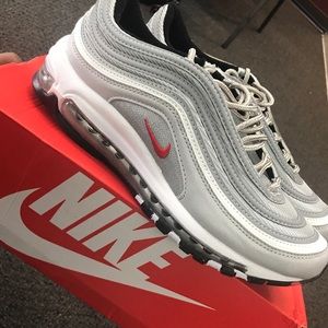 Meet your Posher, Shop